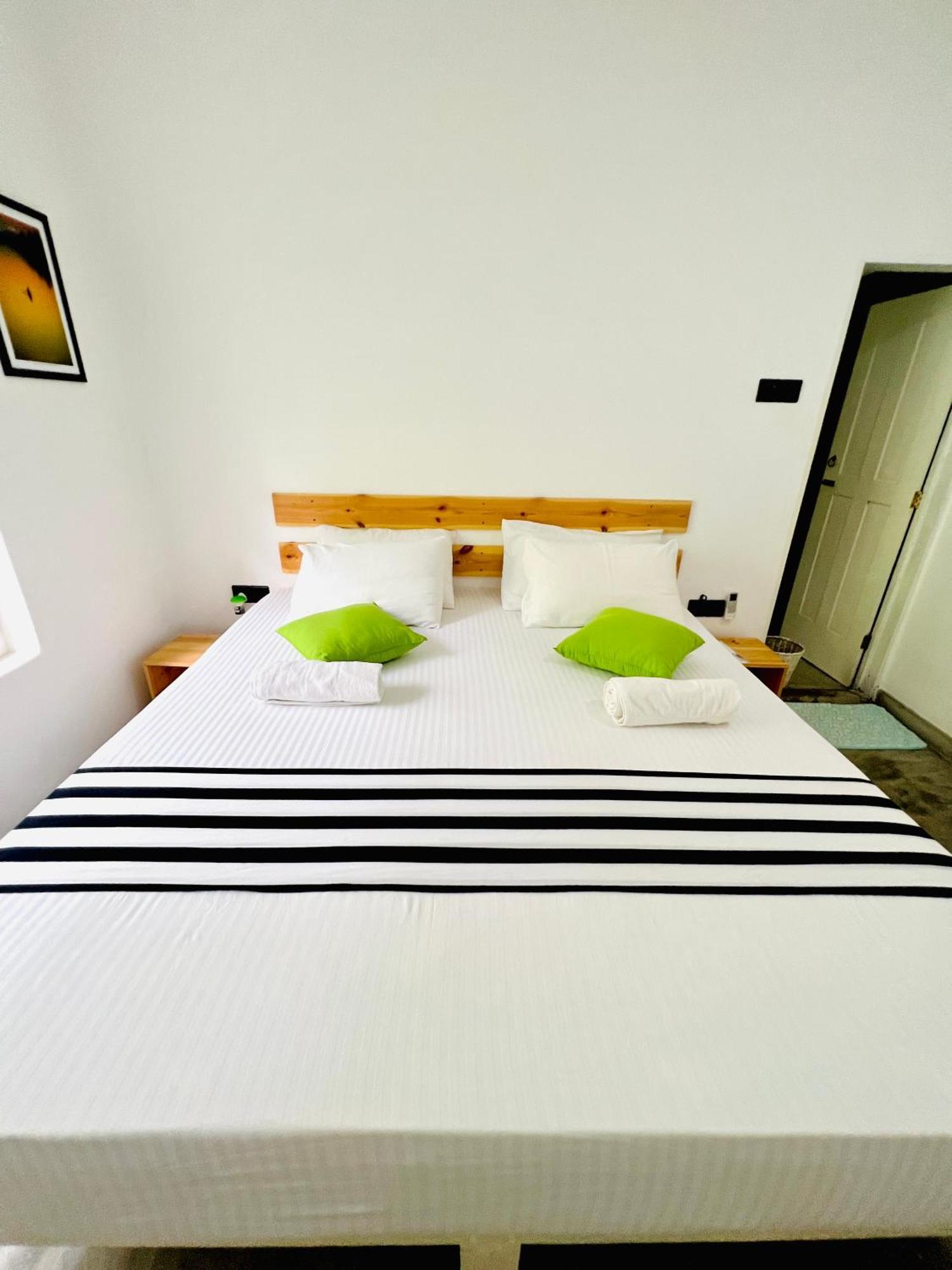 Mahagedara Dickwella Hotell Eksteriør bilde